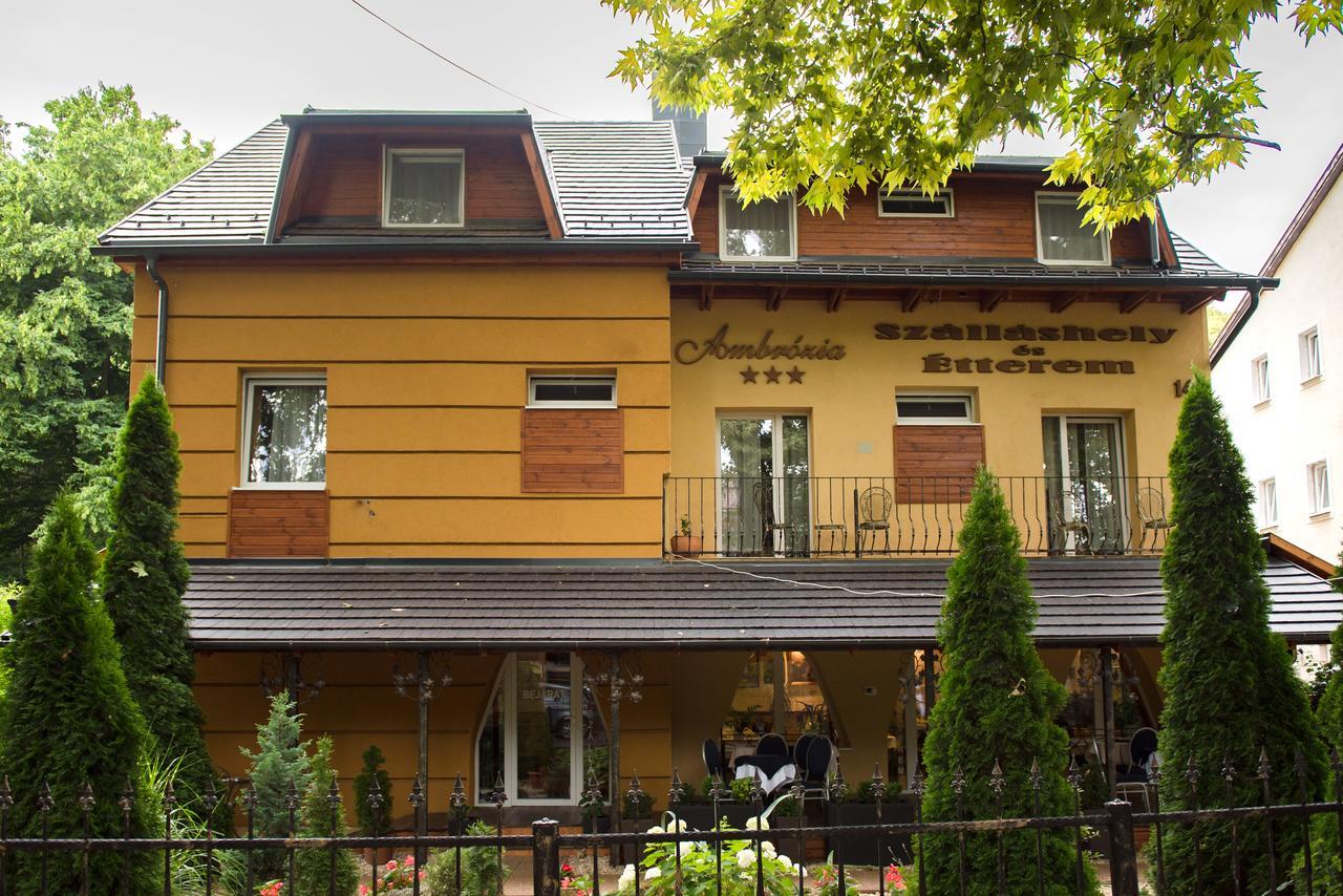 Ambrozia Szallashely Es Etterem Miskolc Exterior photo